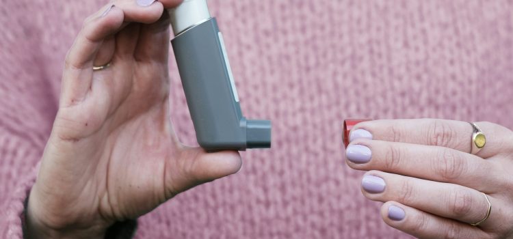 Budesonide–glycopyrronium–formoterol fumarate dihydrate in uncontrolled asthma (KALOS and LOGOS): twin multicentre, double-blind, double-dummy, parallel-group,randomised, phase 3 trials